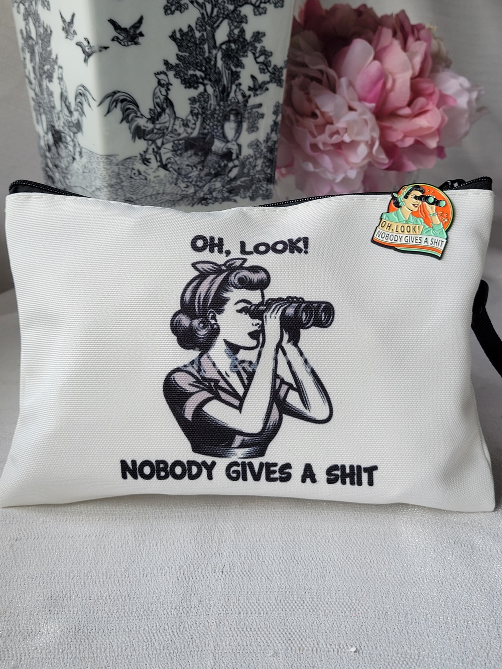 Humorous Pouch & Enamel Pin Set "Oh, Look! Nobody Gives A Shit"